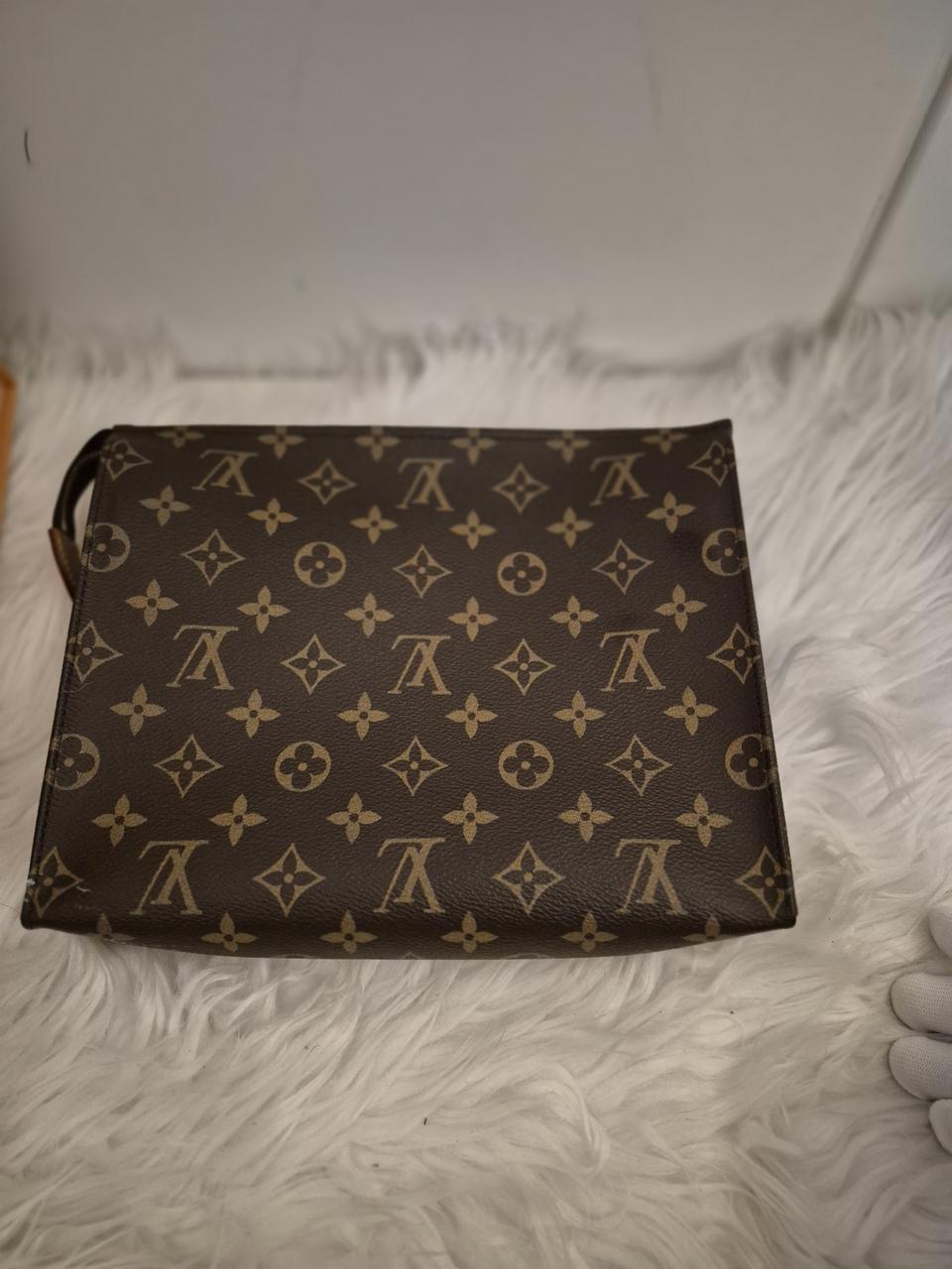 루이비통 모노그램 포쉐트 토일렛26(풀박스 2번착용)