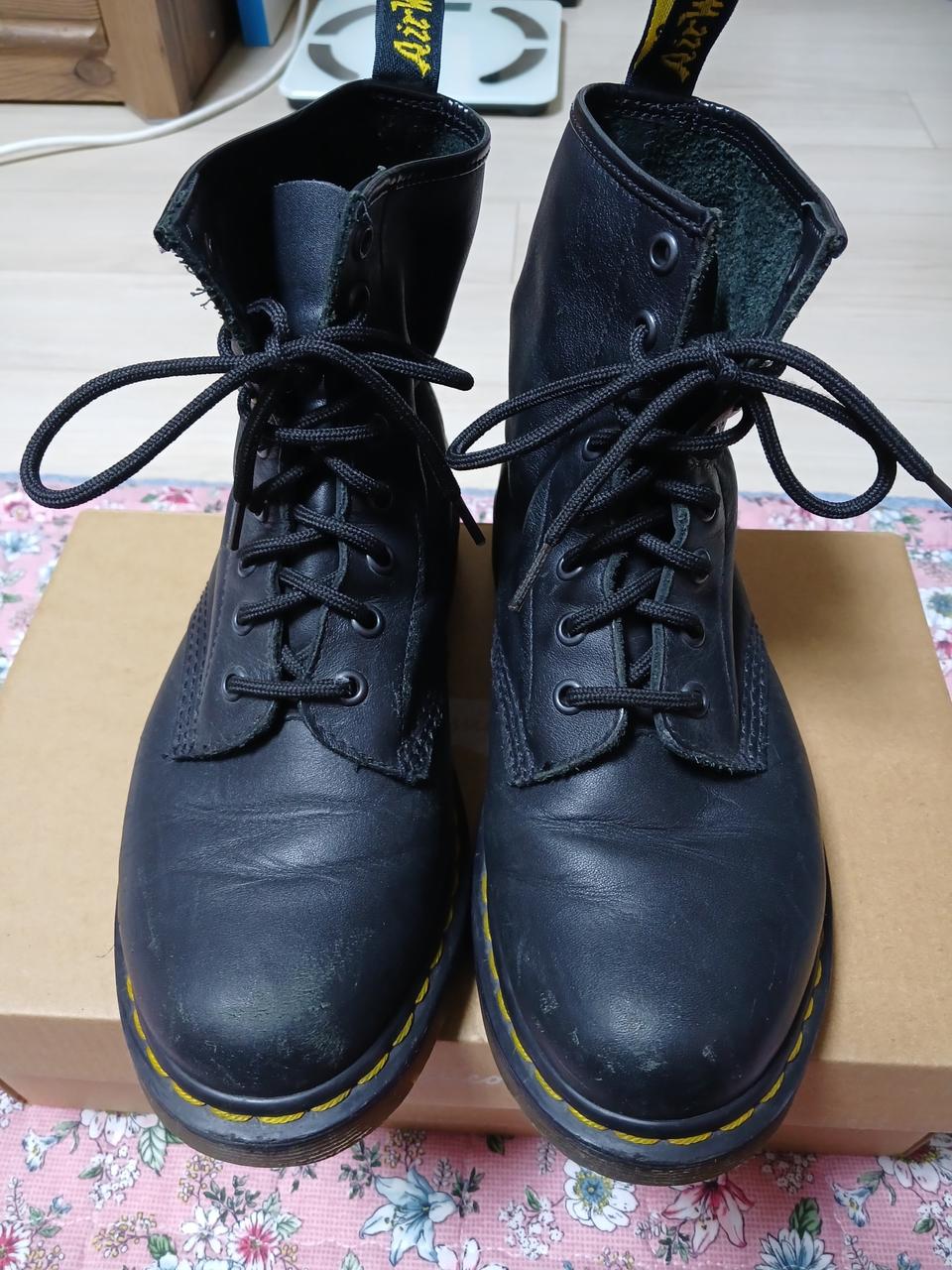 닥터마틴(uk4, 약 230~235mm)