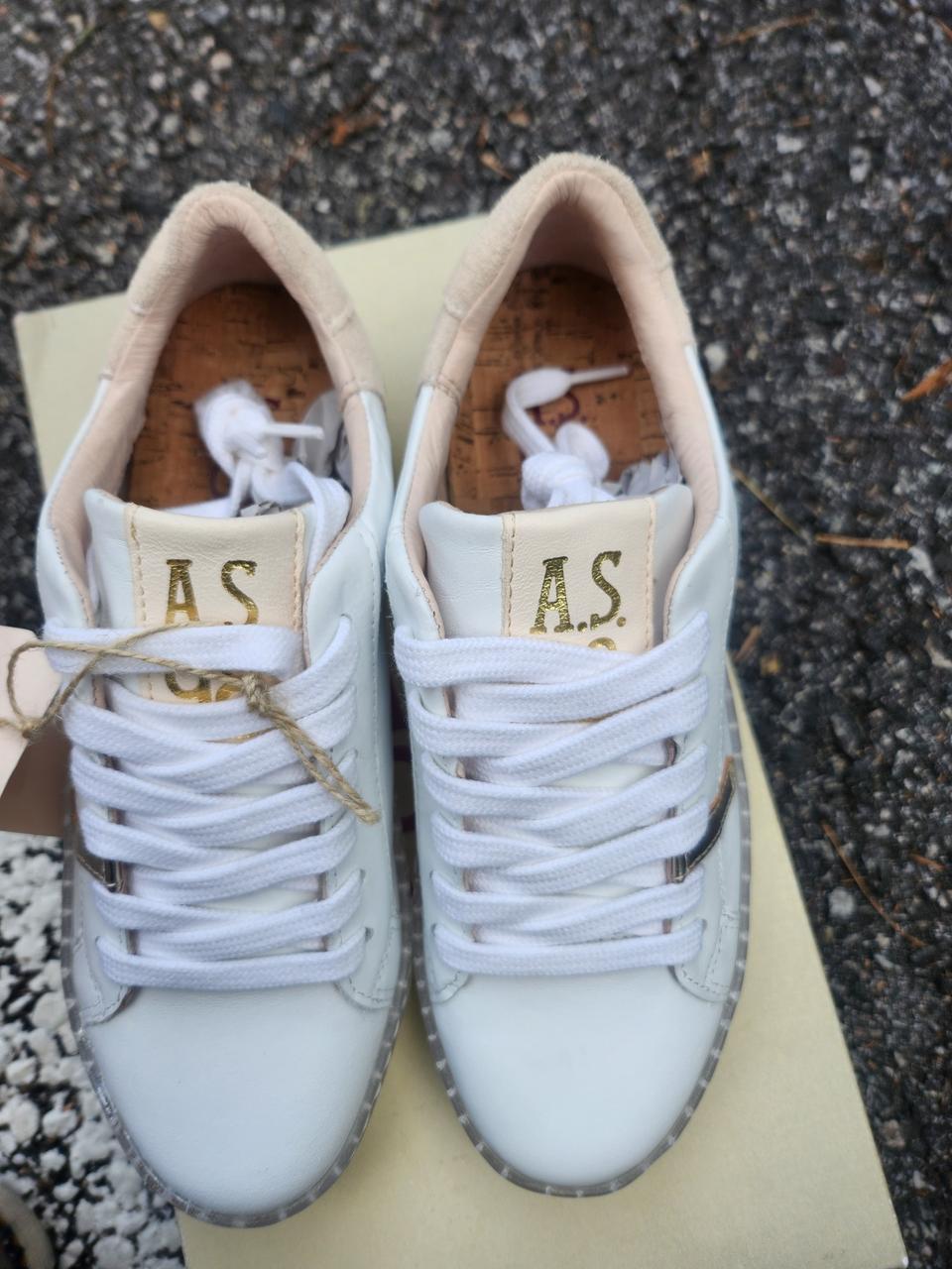 AS98스니커즈