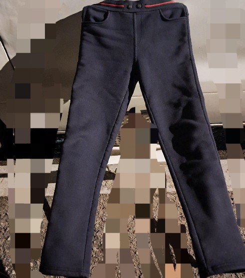 블랙 색상의 부츠컷 기모바지 55