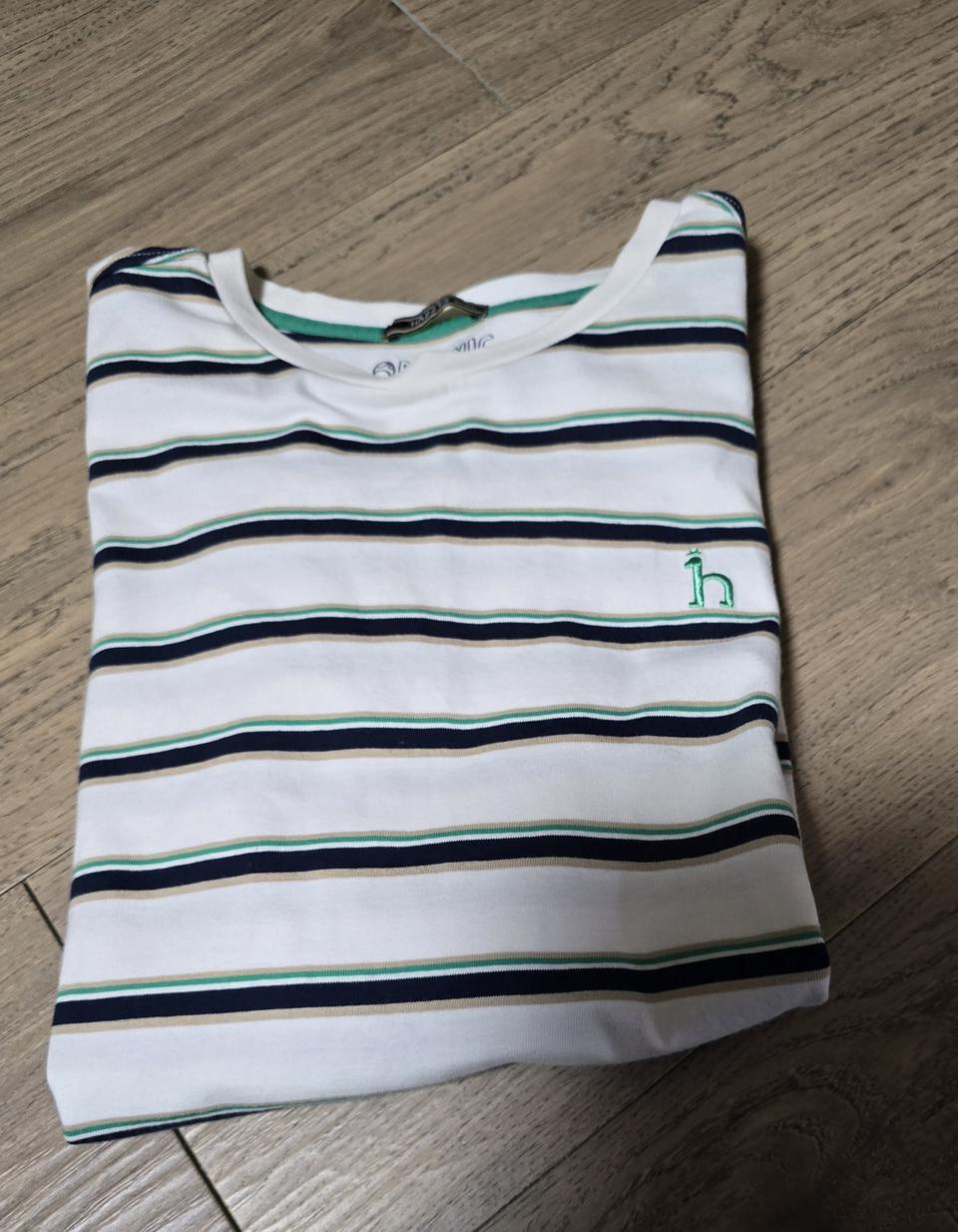 헤지스 티셔츠 ㅡs