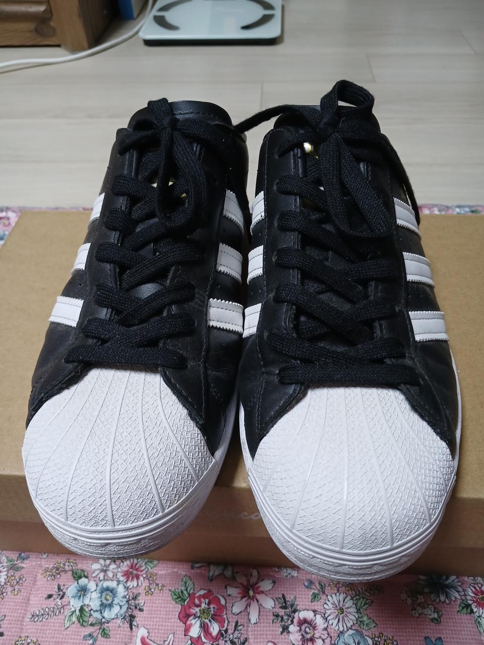 아디다스 슈퍼스타 뮬 스니커즈(265~270mm)