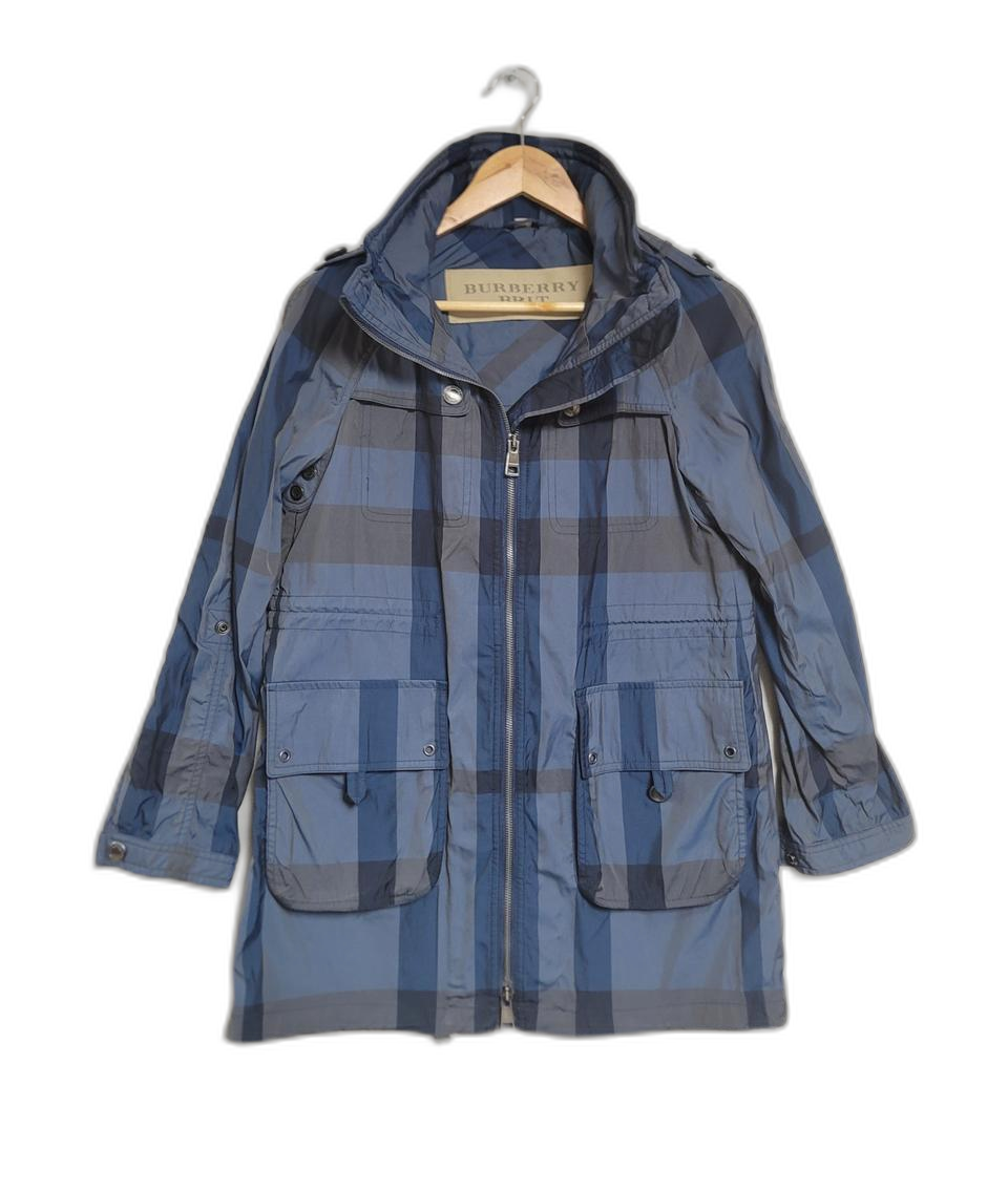 버버리 브릿 체크 바람막이 코트. 95