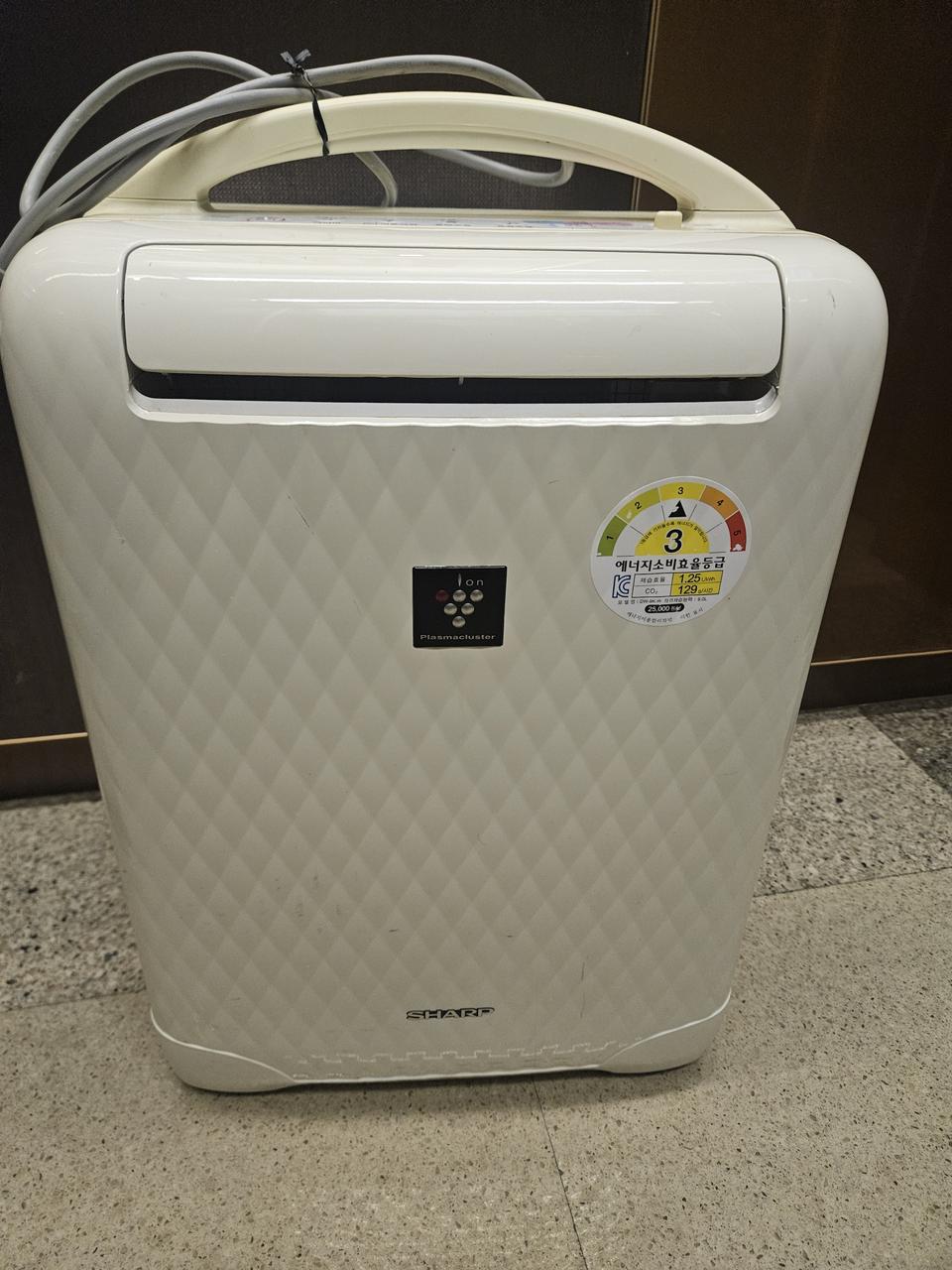 샤프 제습기 9리터 결로방지예방 물잘빨립니다 빨래잘말립니다