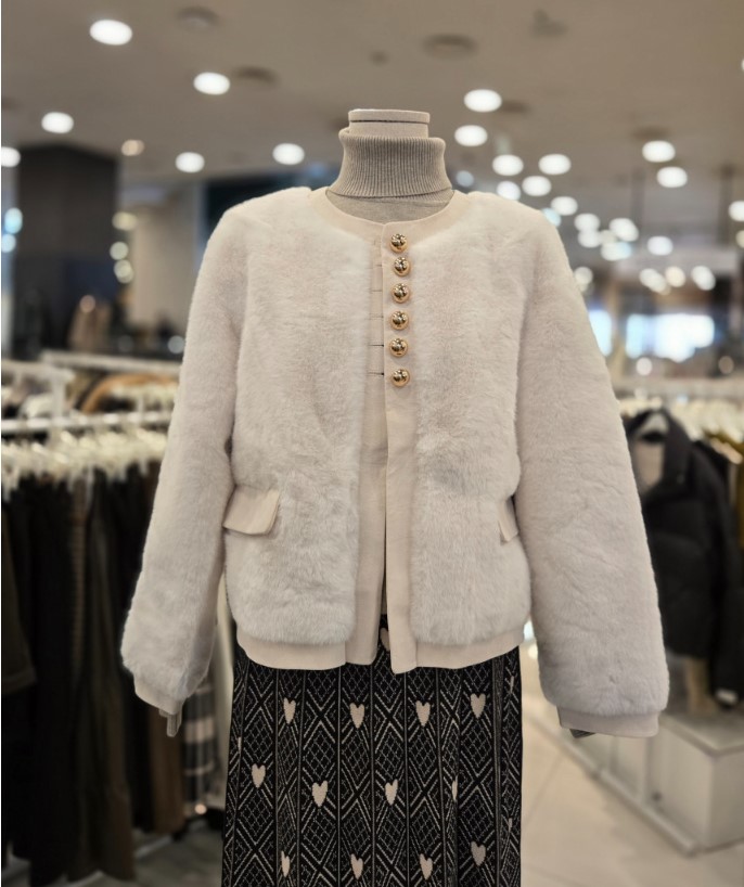 르피타 골드단추 화이트 퍼자켓  L244UJKC11 