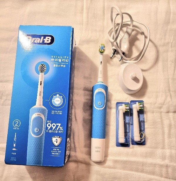 오랄비 바이탈리티 플로스액션 전동칫솔(정가55,000원 새상품)