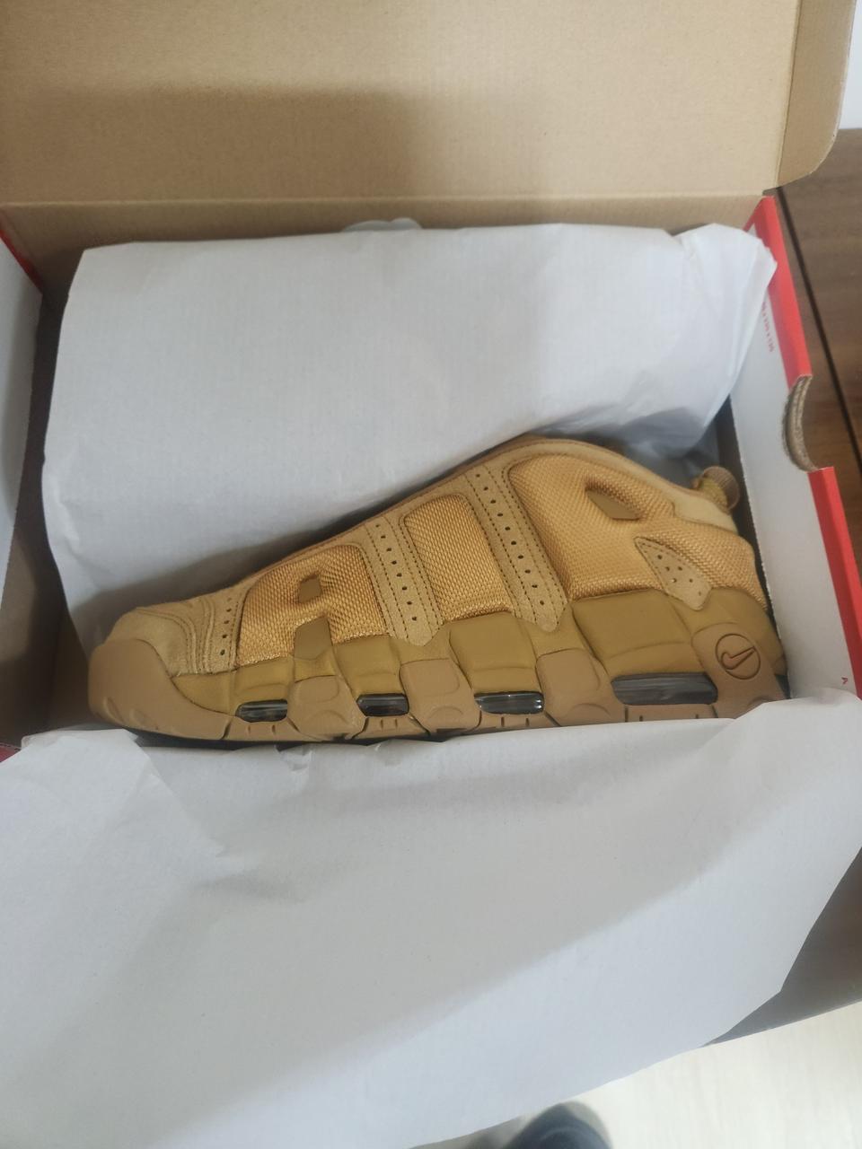 나이키 에어 모어 업템포 위트 플랙스 280사이즈