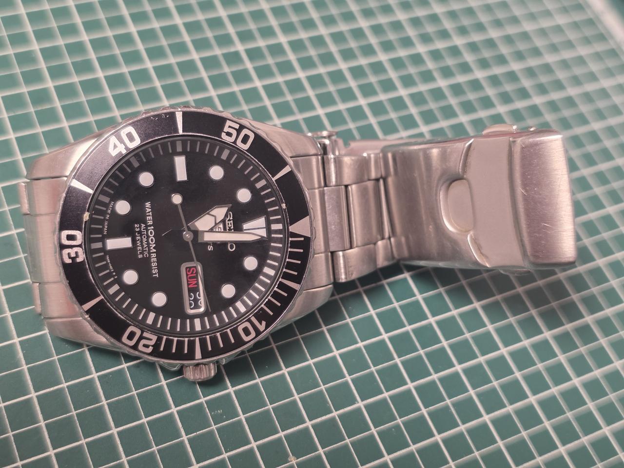 세이코 (SEIKO) 베이비스모 다이버 블랙 오토메틱 스켈레톤 백 시계