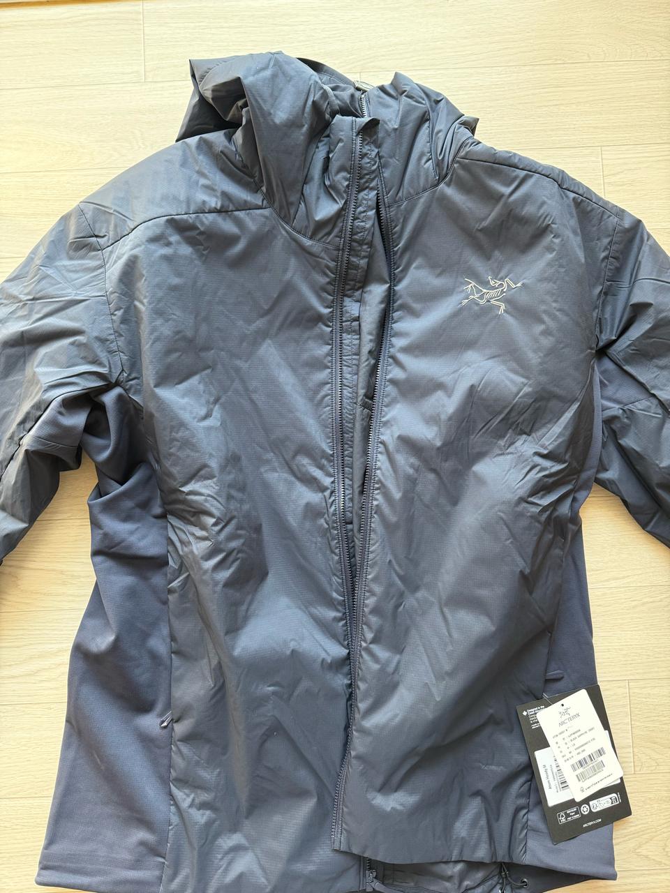 아크테릭스 아톰 후디 블랙 사파이어 L