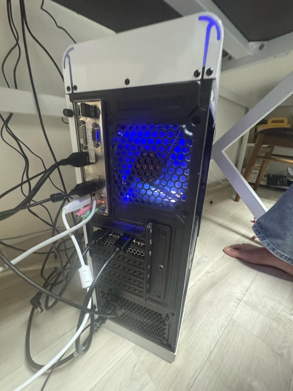 컴퓨터 본체 i5-8500 RTX 3060 Ti