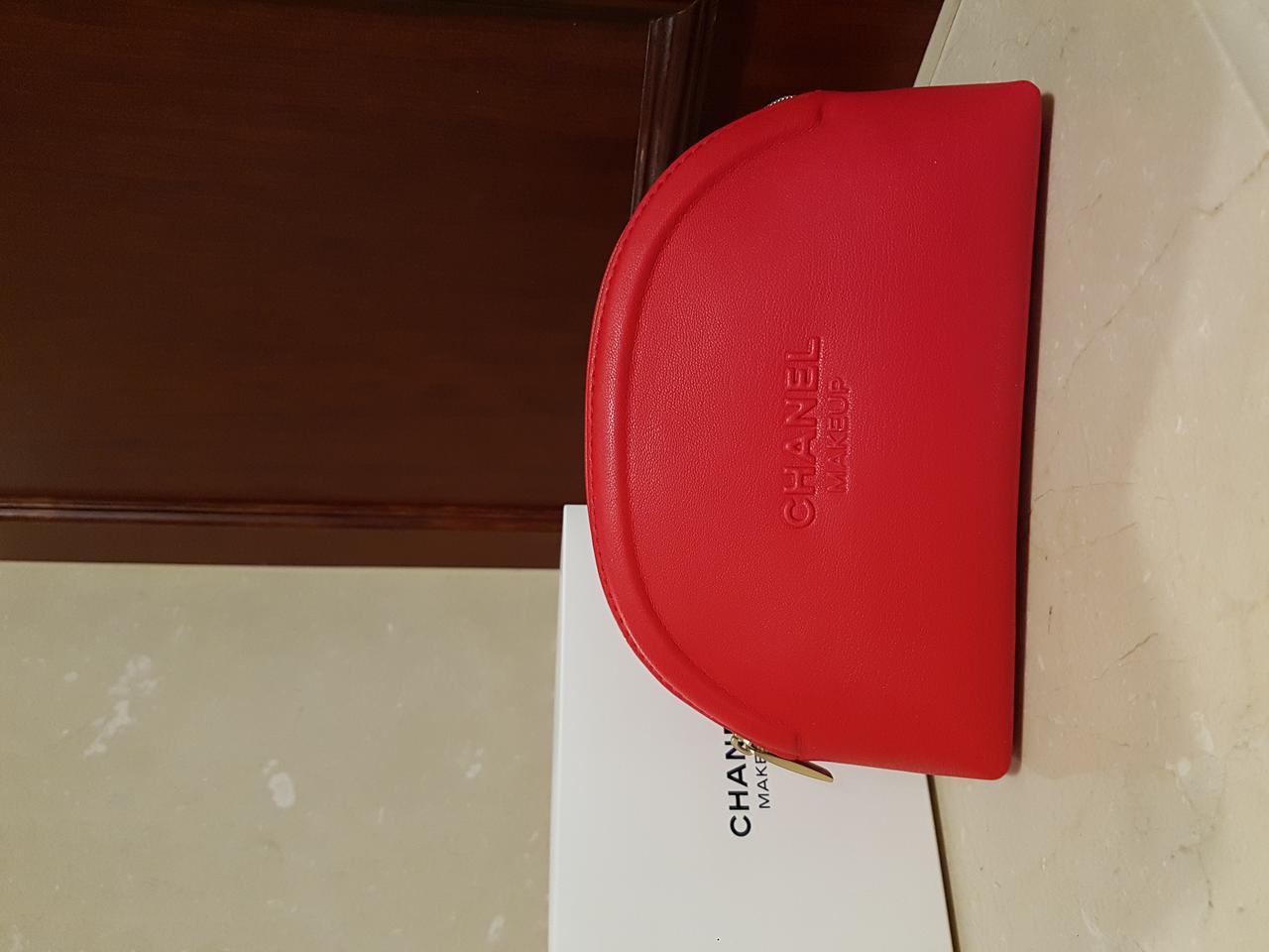 (정품) 샤넬 코스메틱 레드 반달파우치