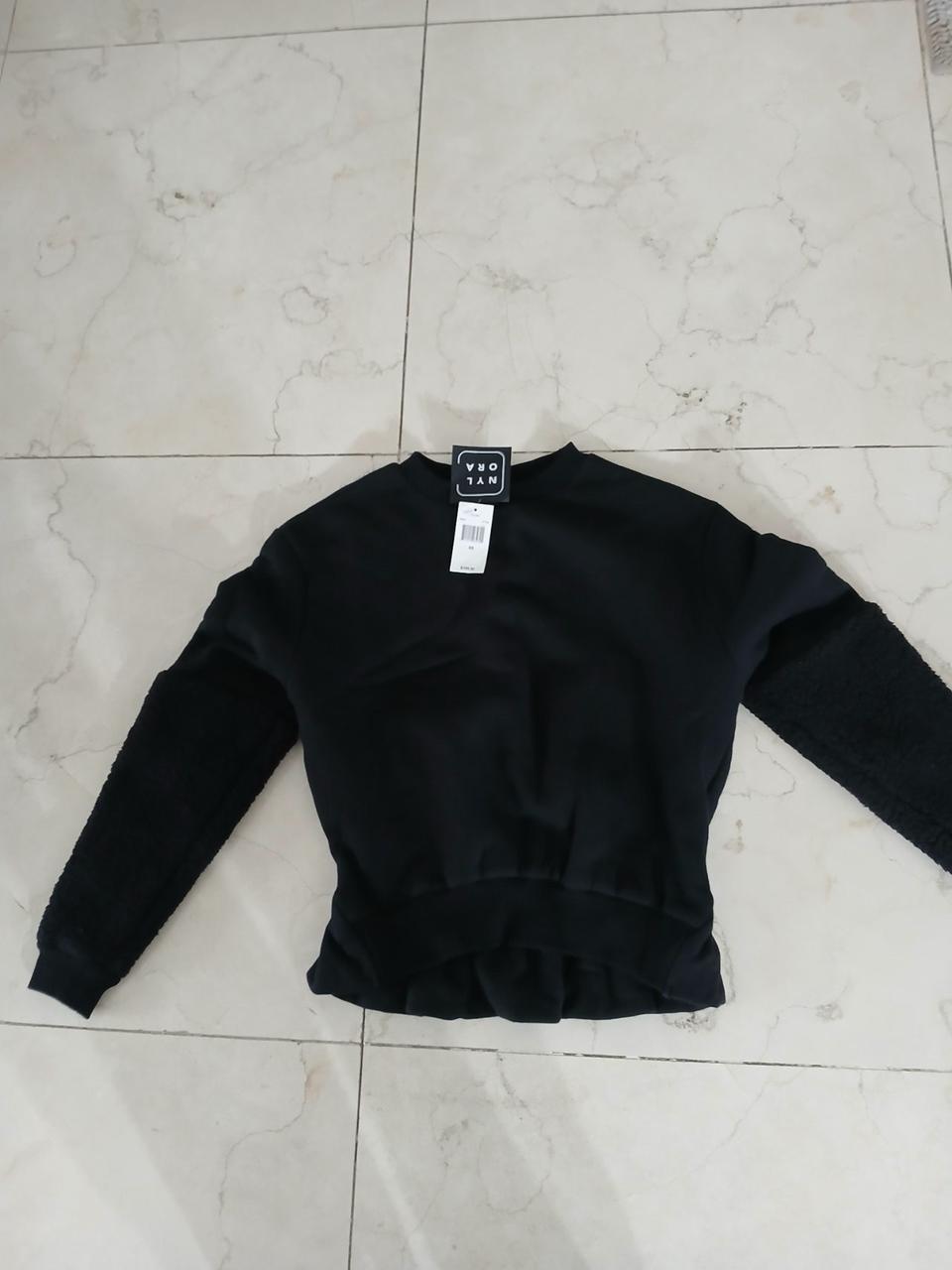 (새상품) 나일로라 루즈 기모 스웻