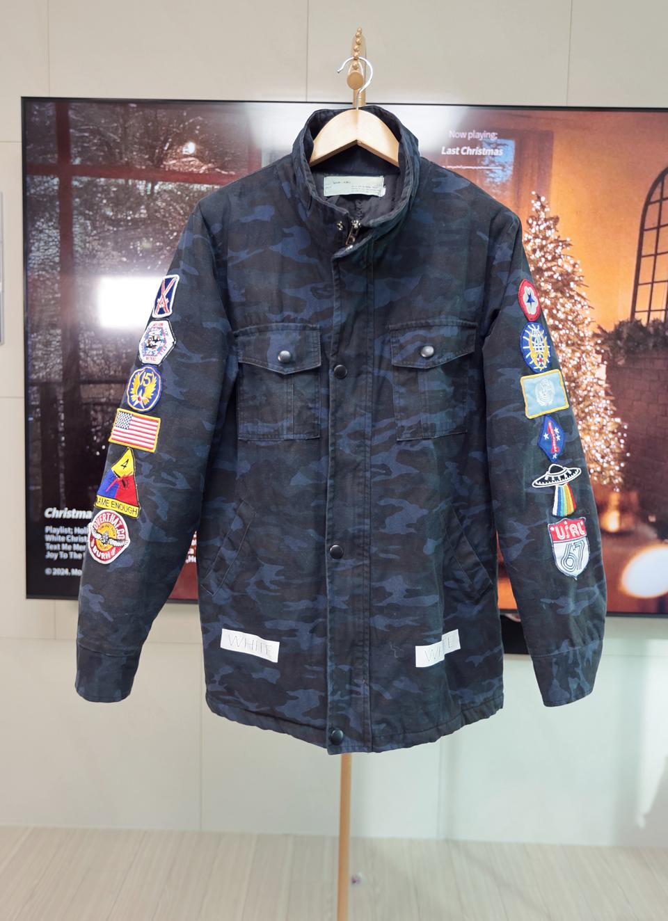 패치 하나하나가 작품 오프화이트 빈티지 점퍼