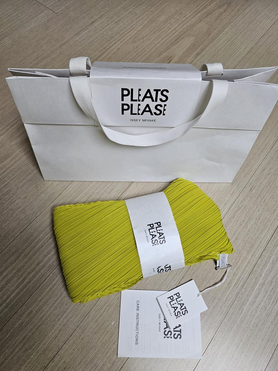 PLEATSPLEASE 플리츠 플리즈 이세이미야케  머플러  새상품