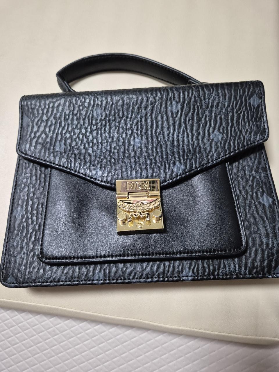 MCM 사첼  블랙 핸드백