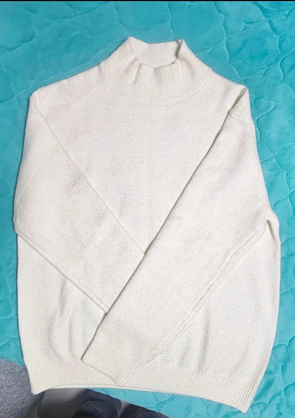 아이보리 모크넥 니트 100~105사이즈 새 옷