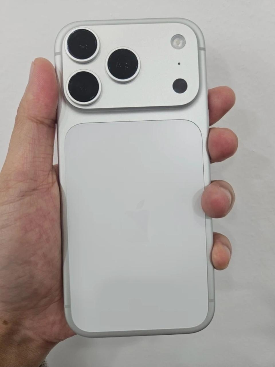 아아폰 17프로 256g 자급제