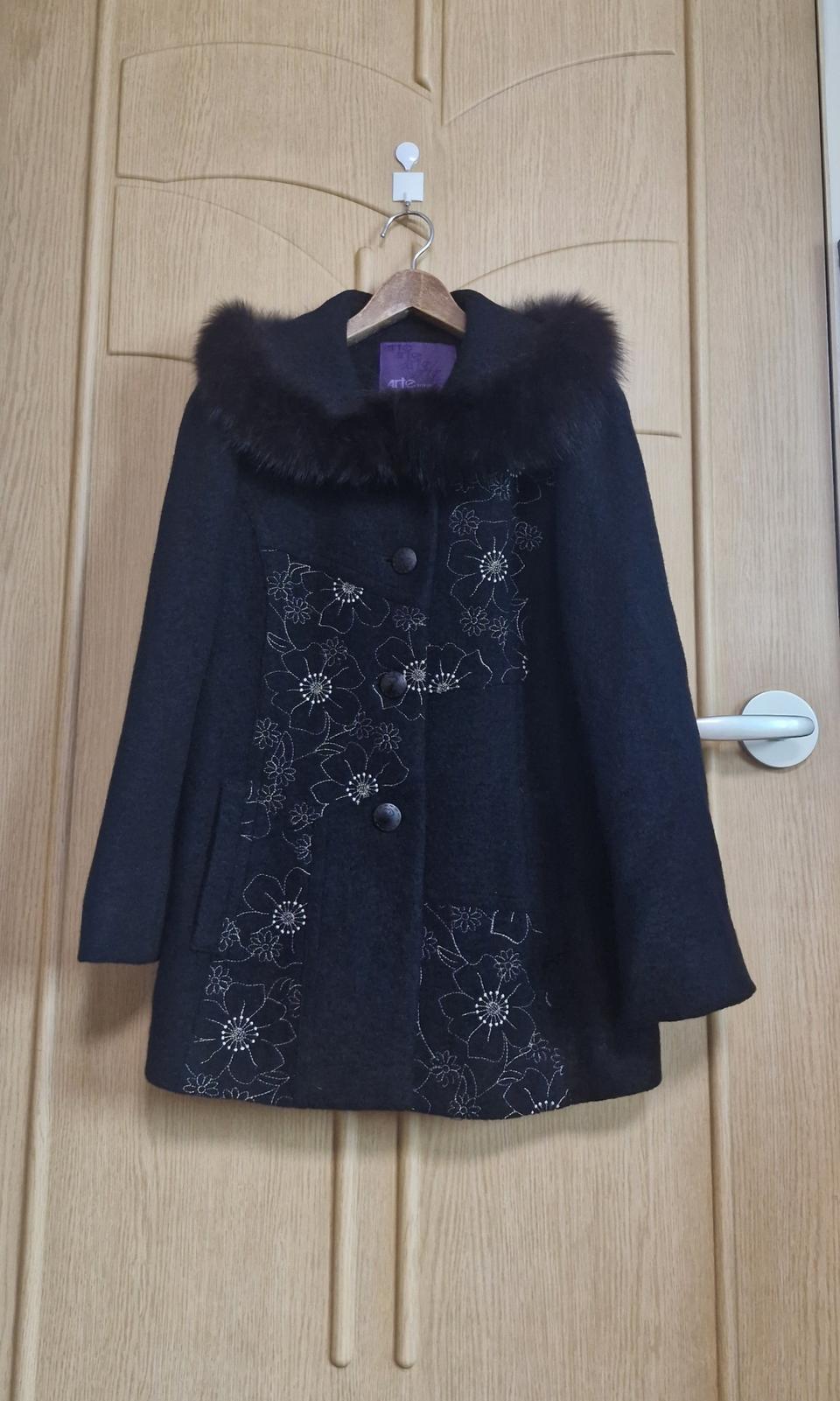 아르떼 천연폭스 배색 모직 자켓