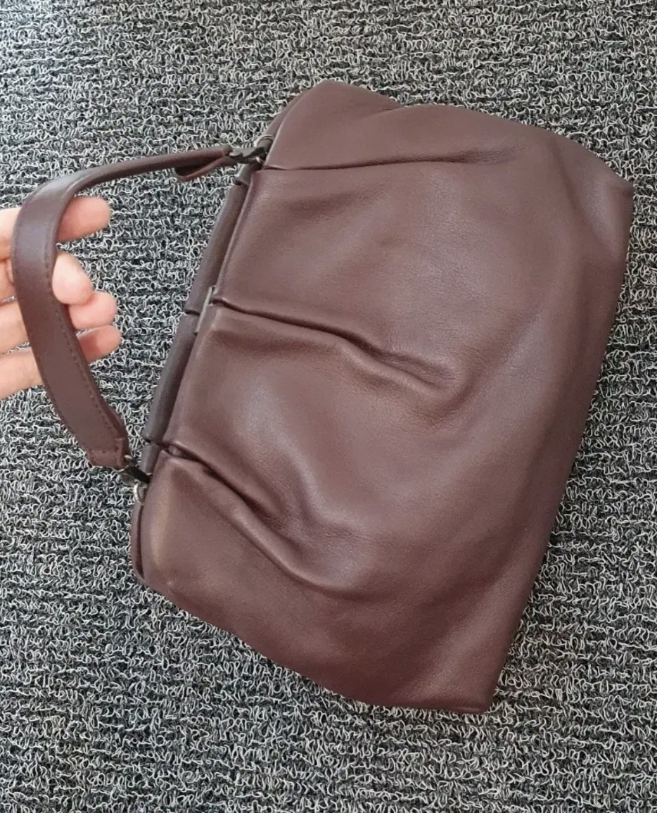 베라왕 양가죽 토트백입니다.