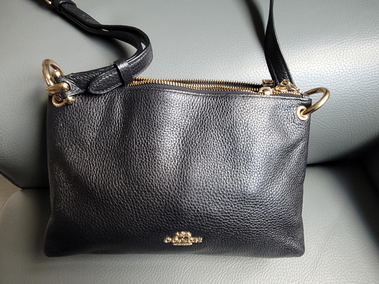 코치 더블지퍼 크로스백 면세점 구매