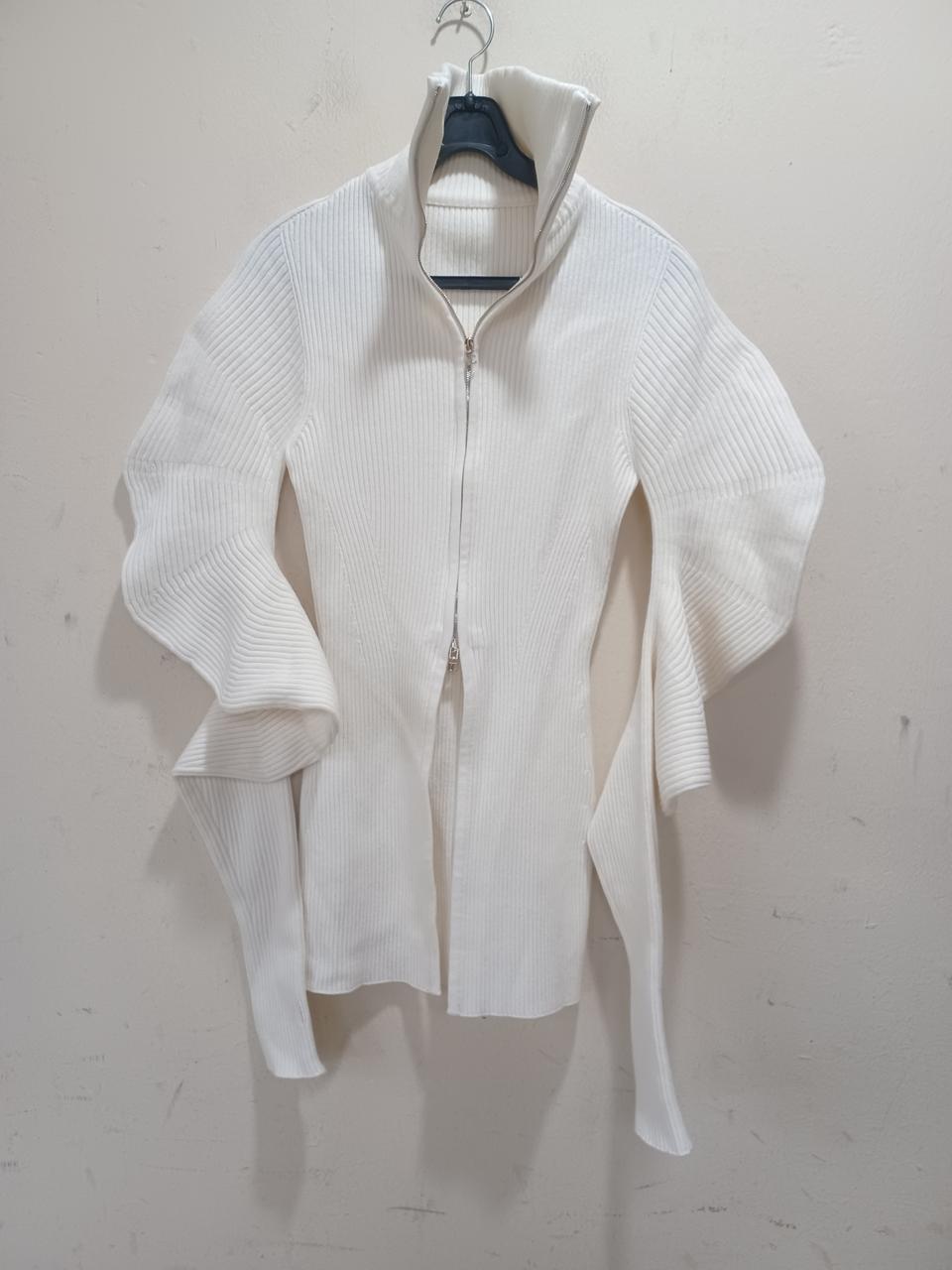 LOW CLASSIC 로우클래식 아이보리색 골지 니트