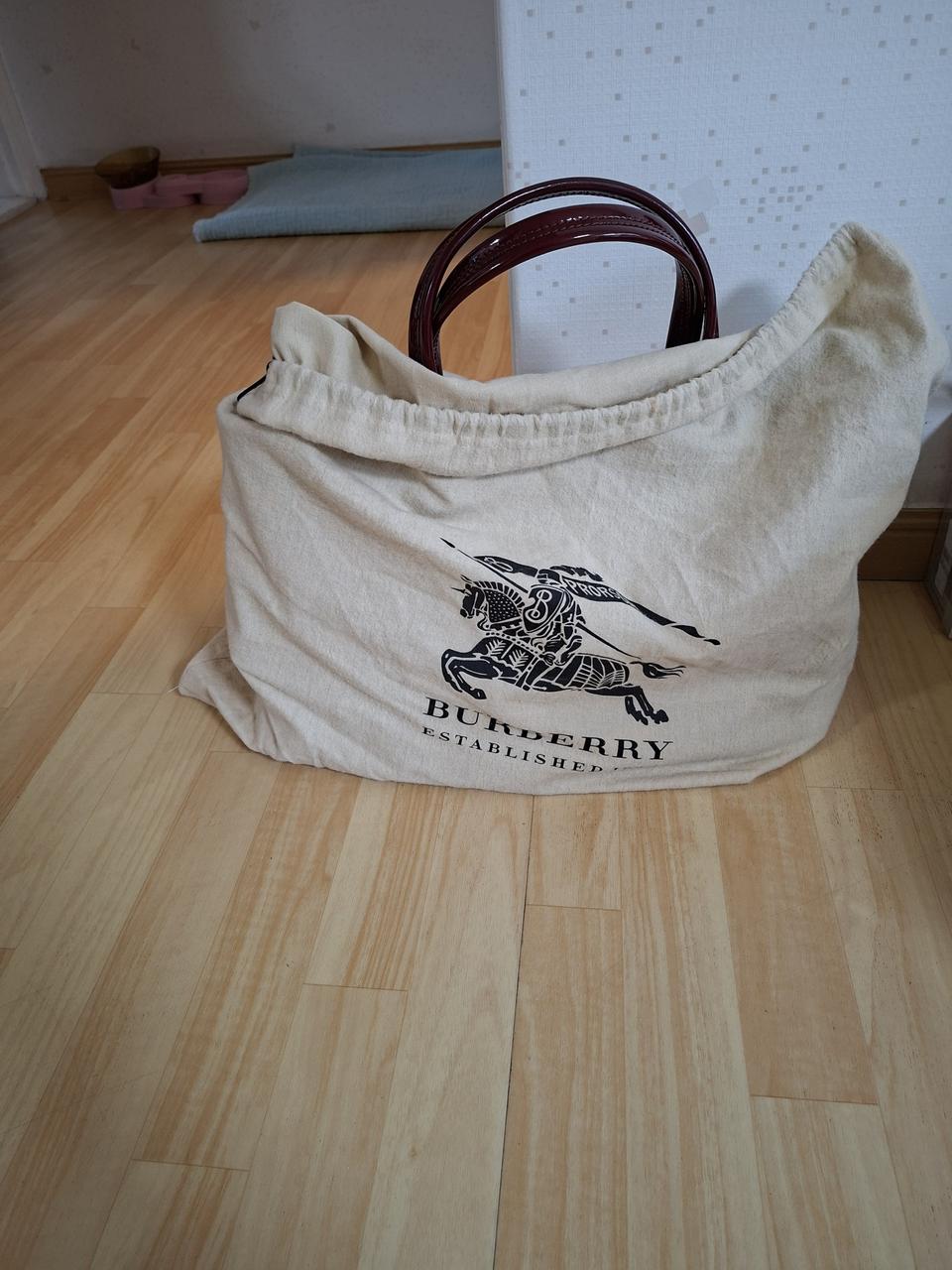 정품  버버리가방