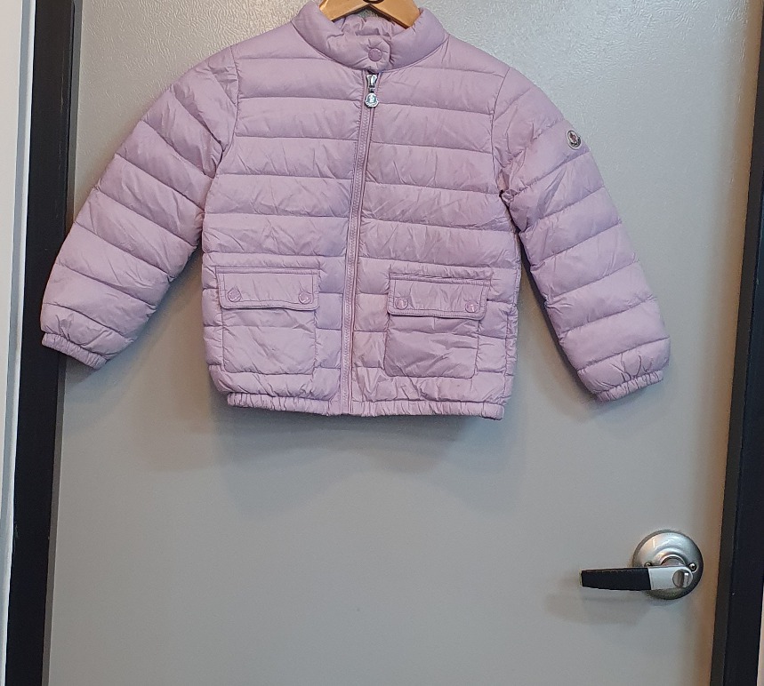 몽클레어 키즈 경량 구스패딩 2사이즈 핑크퍼플 색상