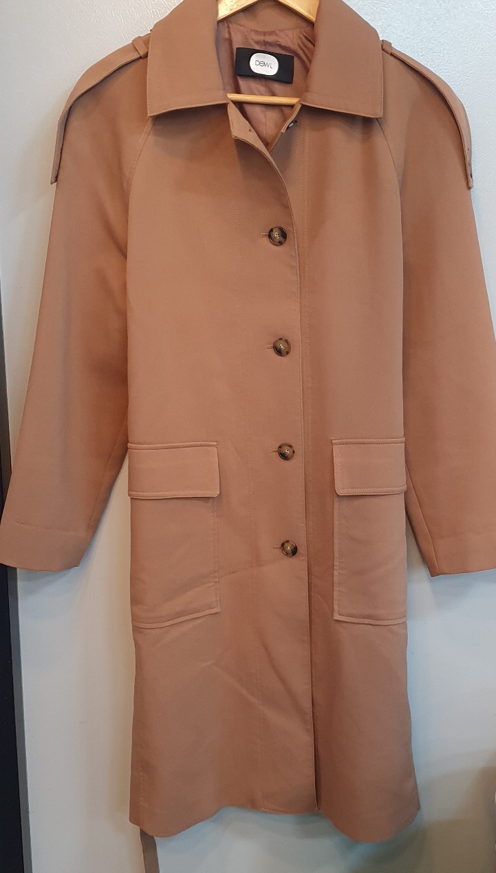듀엘 트렌치코트 66사이즈 판매합니다.