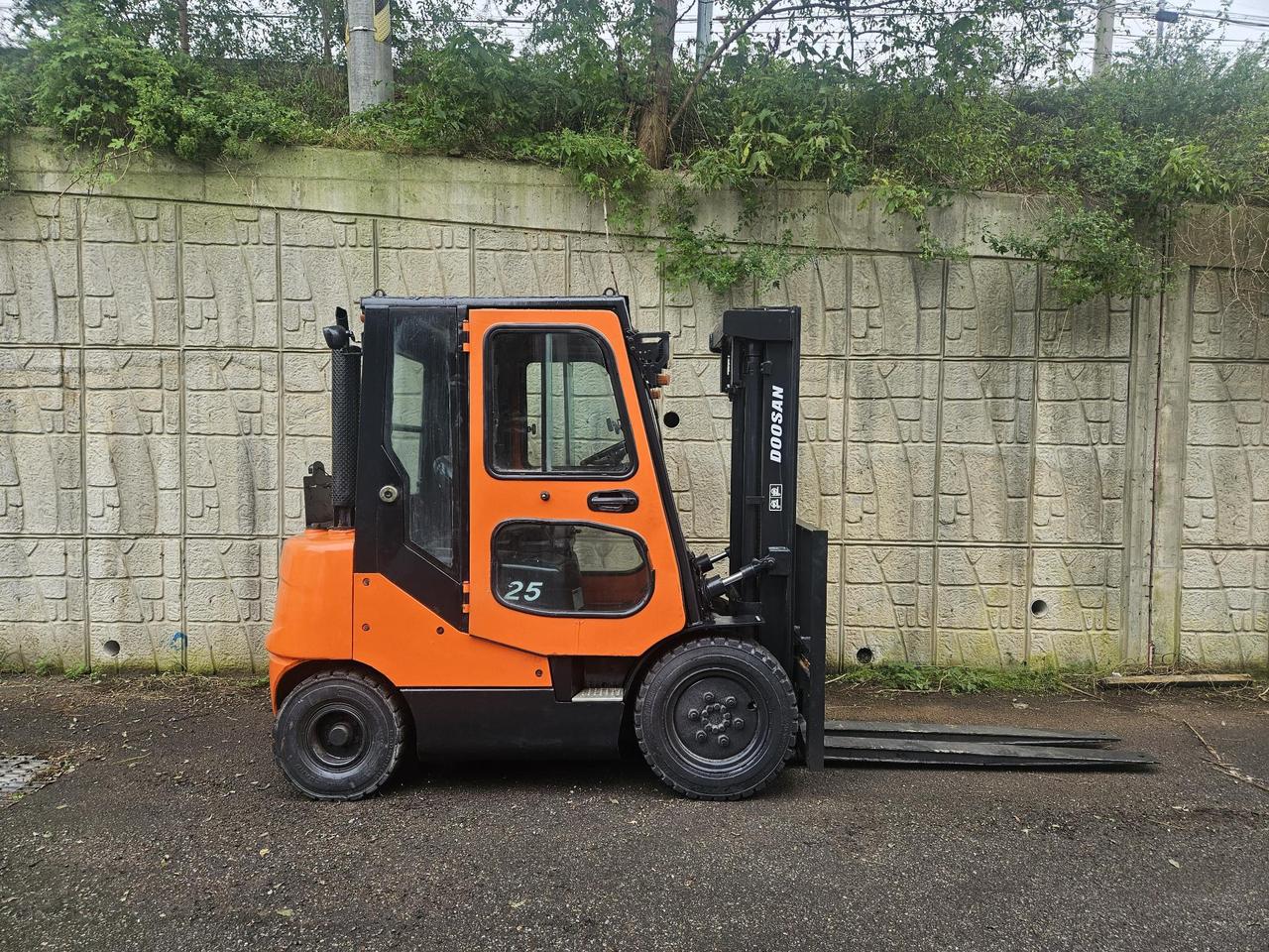중고지게차 두산 D25S-5 디젤 2.5톤 지게차