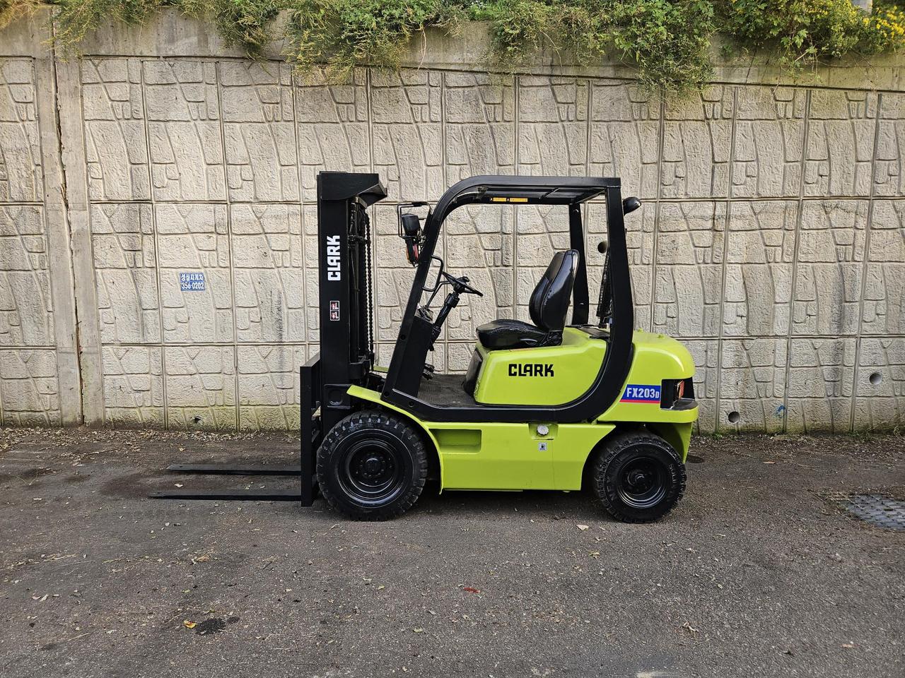 중고지게차 삼성 클라크 FX203D 디젤 2톤 지게차