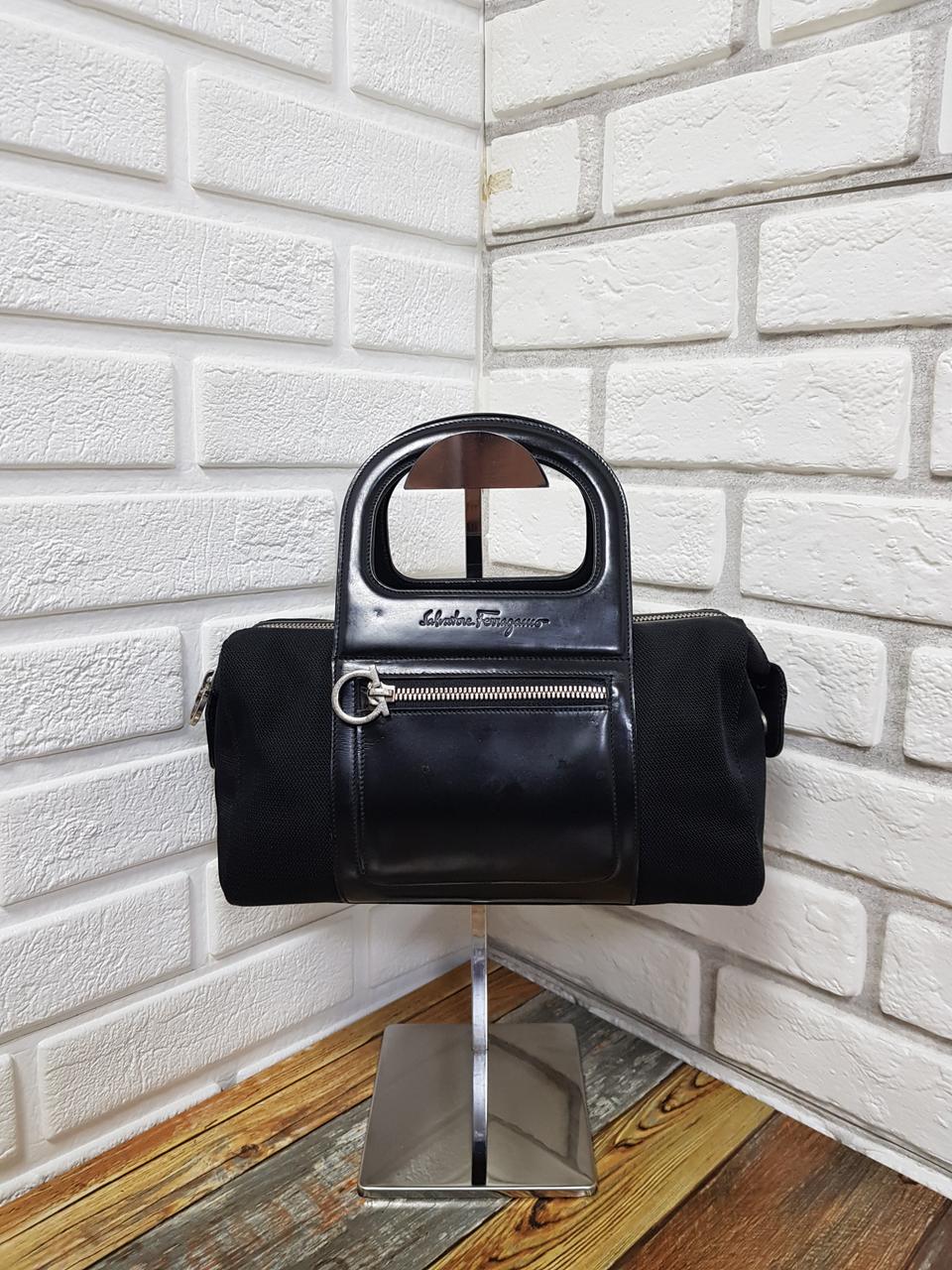 [정품] 페라가모 미니토트백 블랙