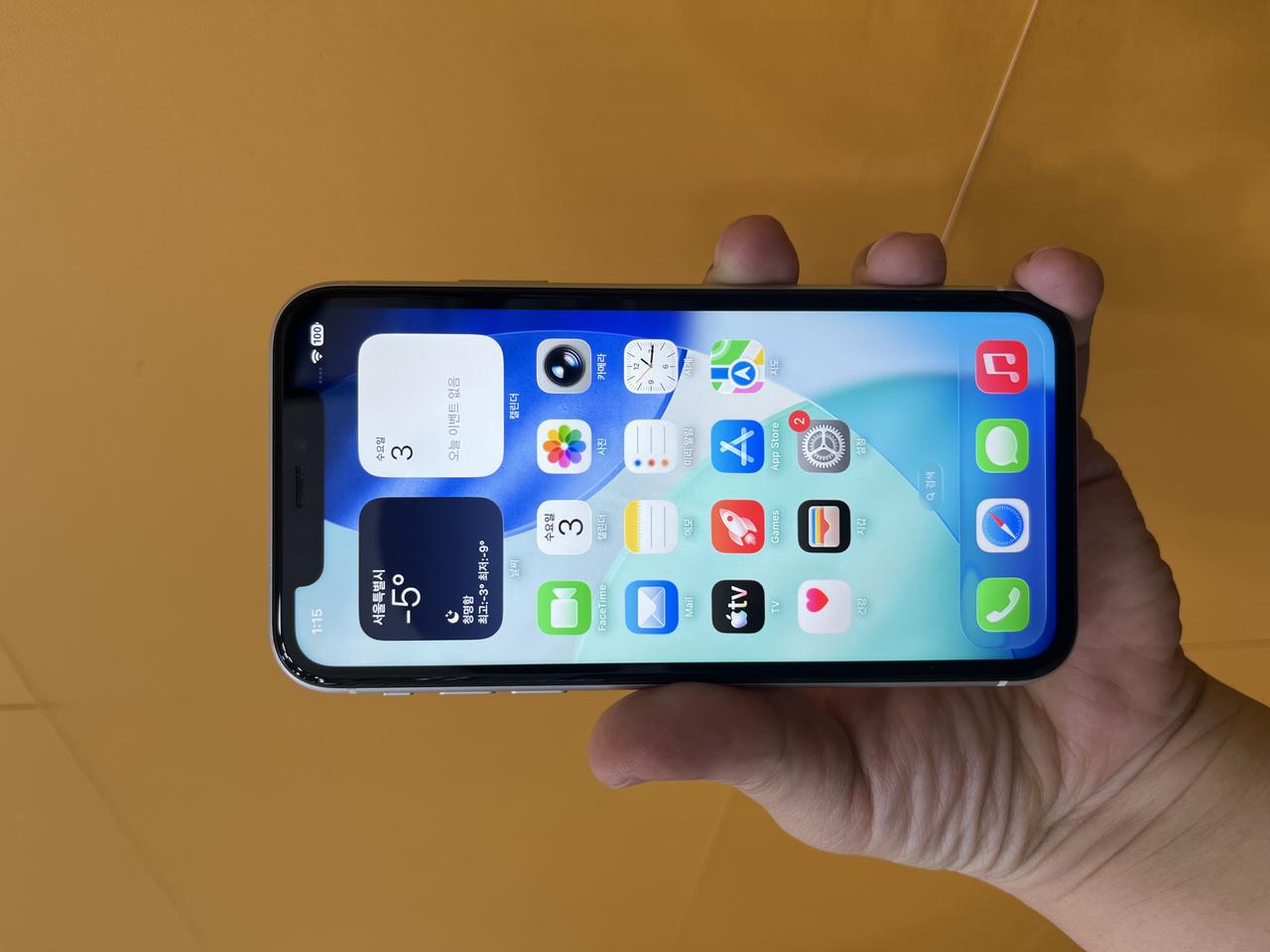 아이폰11 128G 화이트 판매합니다