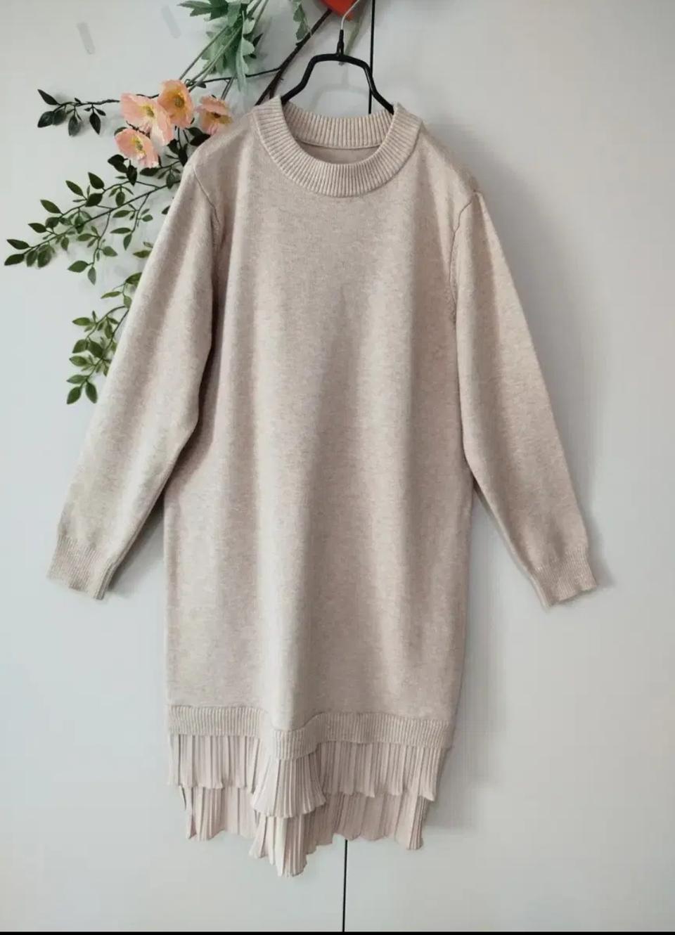 오트밀크림색상  고급 니트 아랫단 나플나풀 주름원단 예쁜 원피스