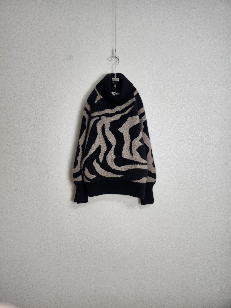 칼라거펠트 울&폭스 터틀넥 니트 66