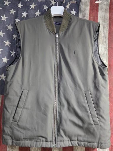 입생로랑 패딩조끼 105사이즈.브라운컬러.택포