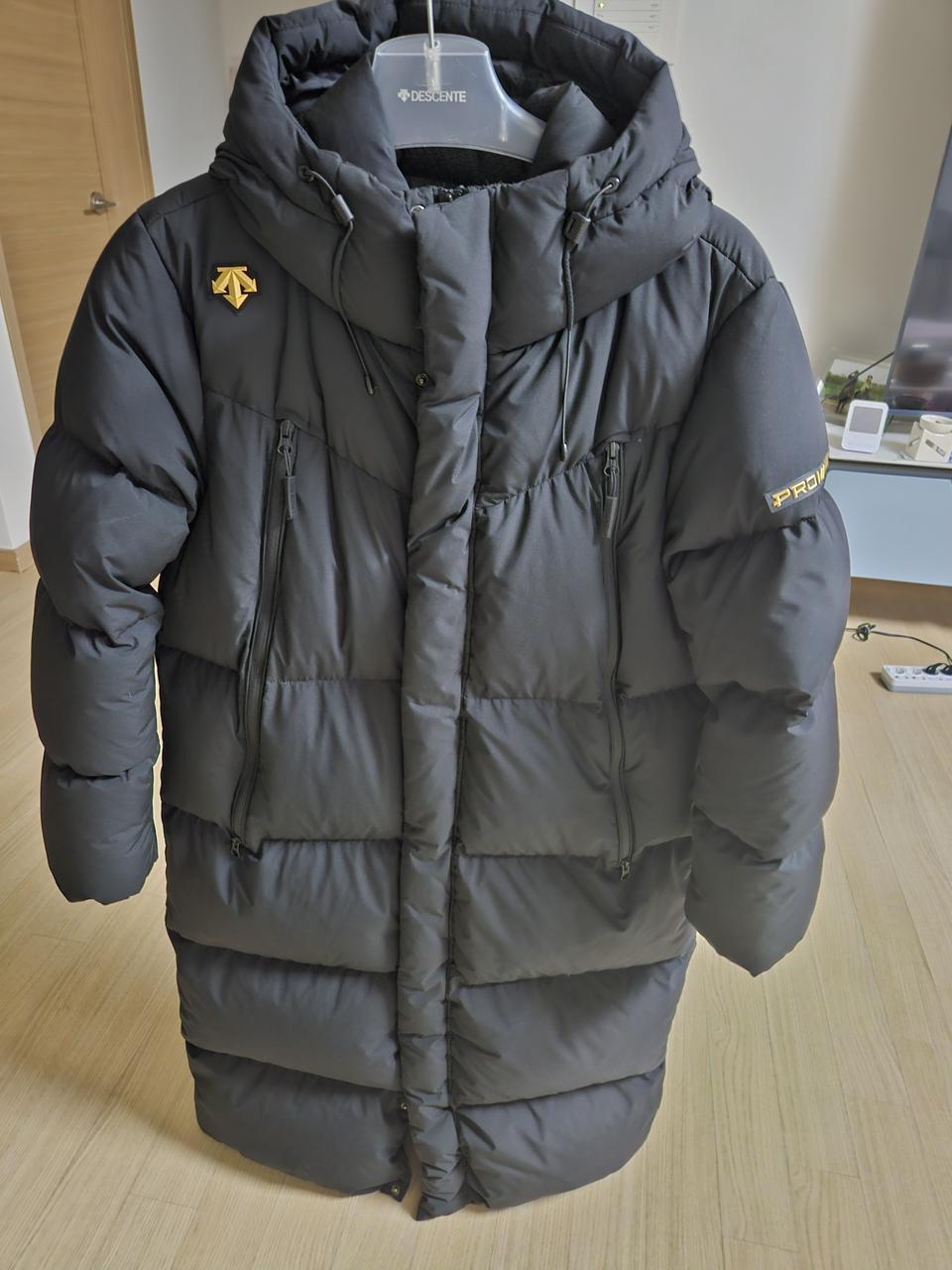 데상트 프로메이드 롱패딩팔아요 (95)