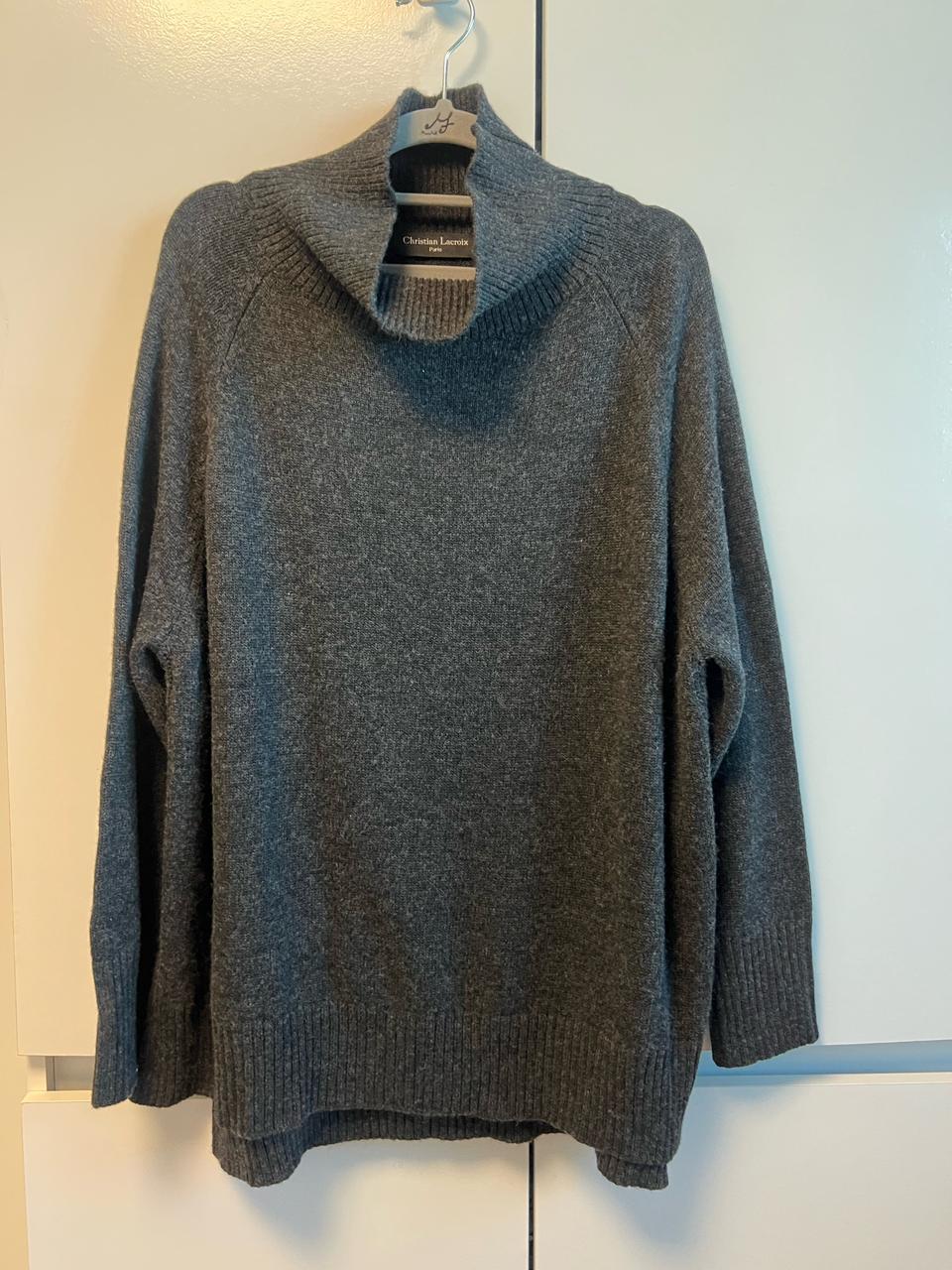 크리스찬라크르와 캐시미어 모 터틀렉 니트