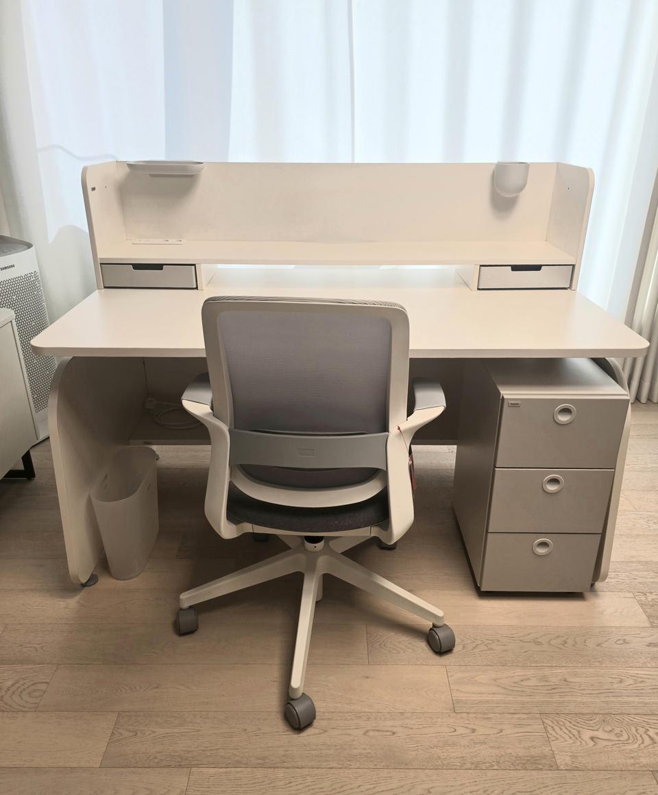 [상태최상] 일룸 책상 세트 1400 + 덤