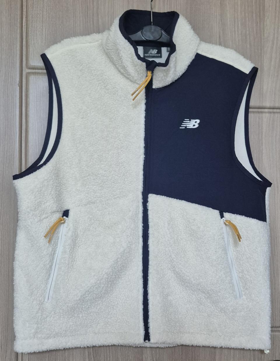 뉴발란스 양털 조끼 (공용가능)