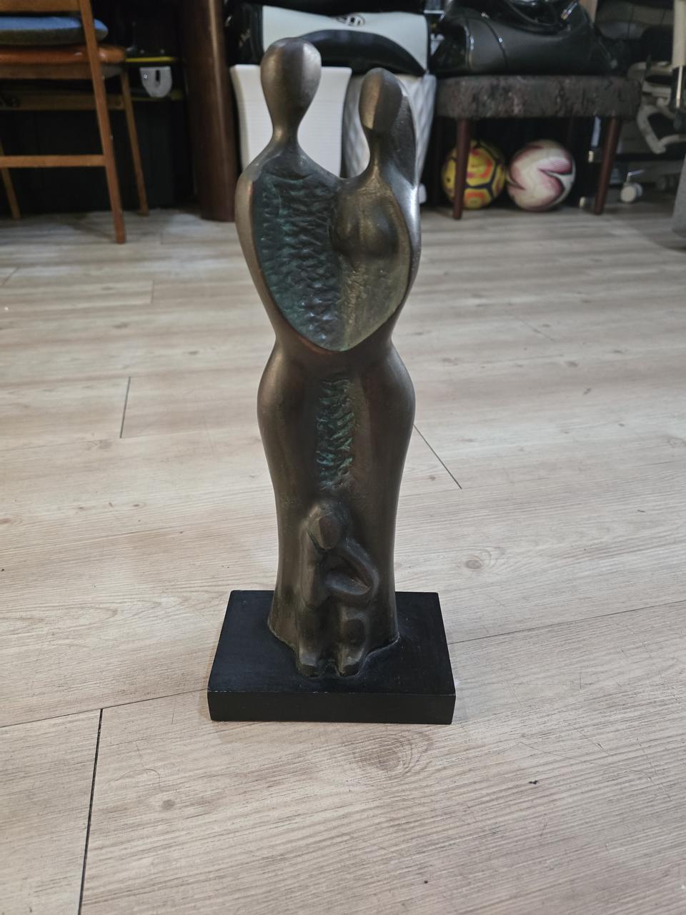 브론즈 가족 조각상