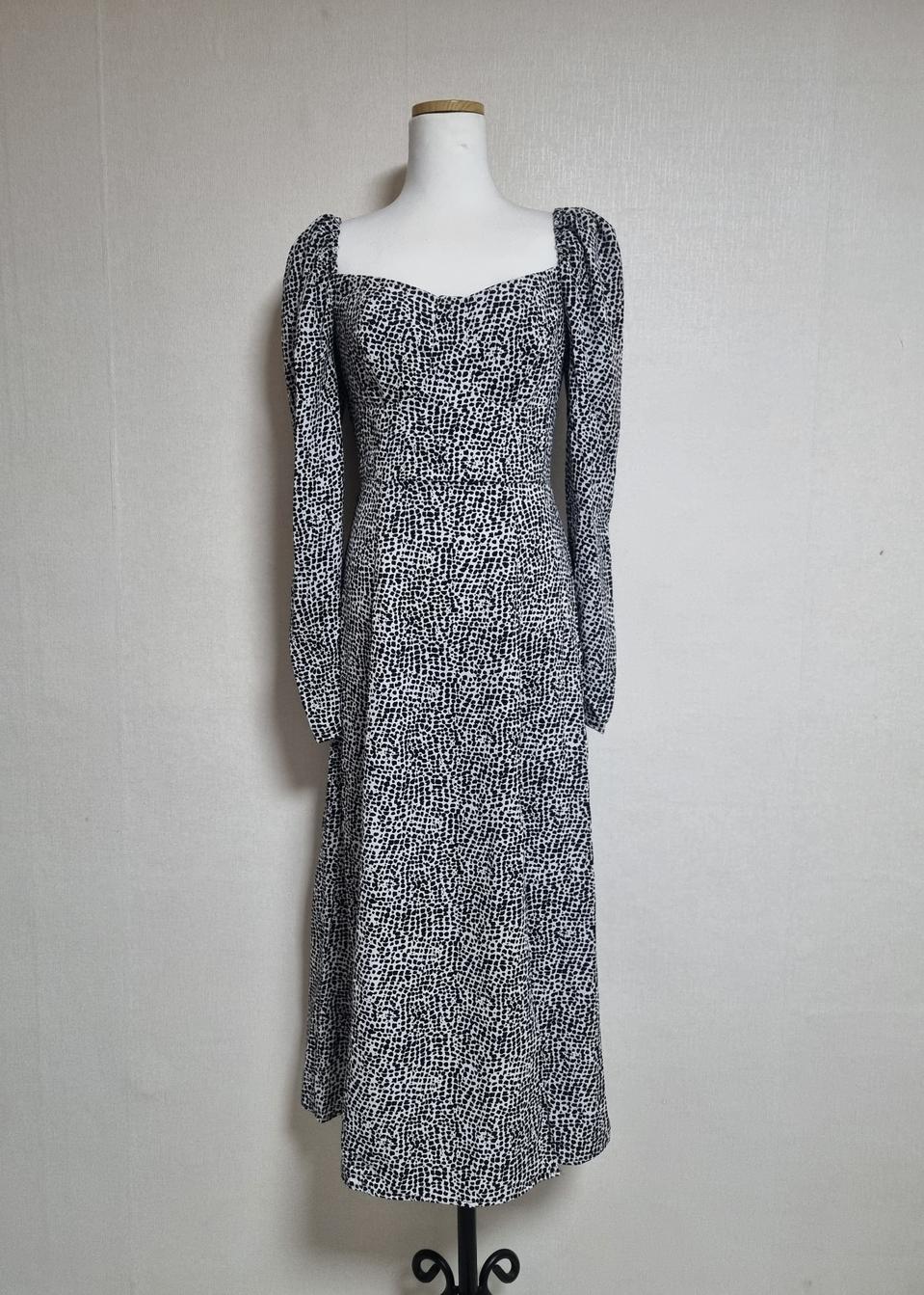 L301스퀘어스모크롱원피스