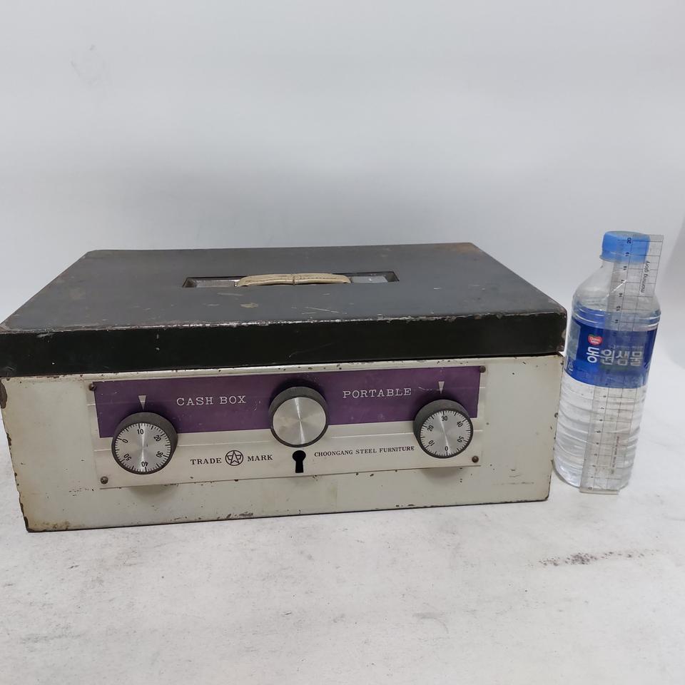 철제 금고.  돈통 -  만물당. 소품용 