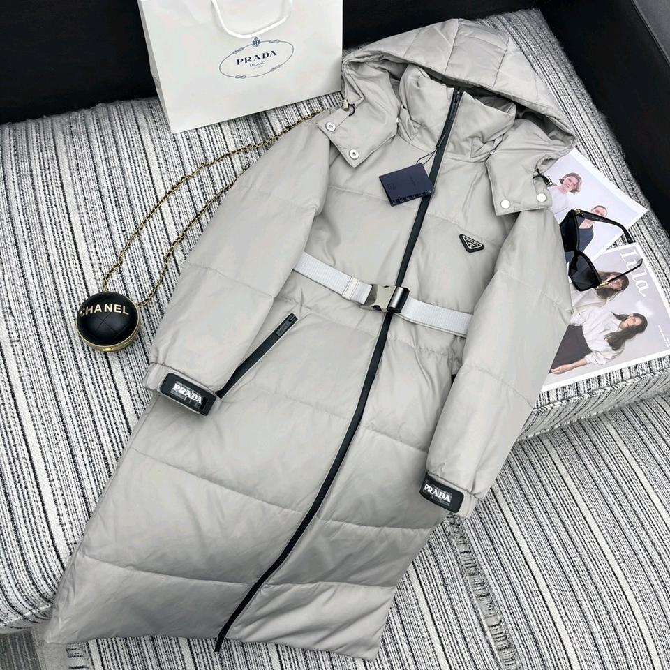 새상품 프라다롱패딩 m-사이즈 주문가능