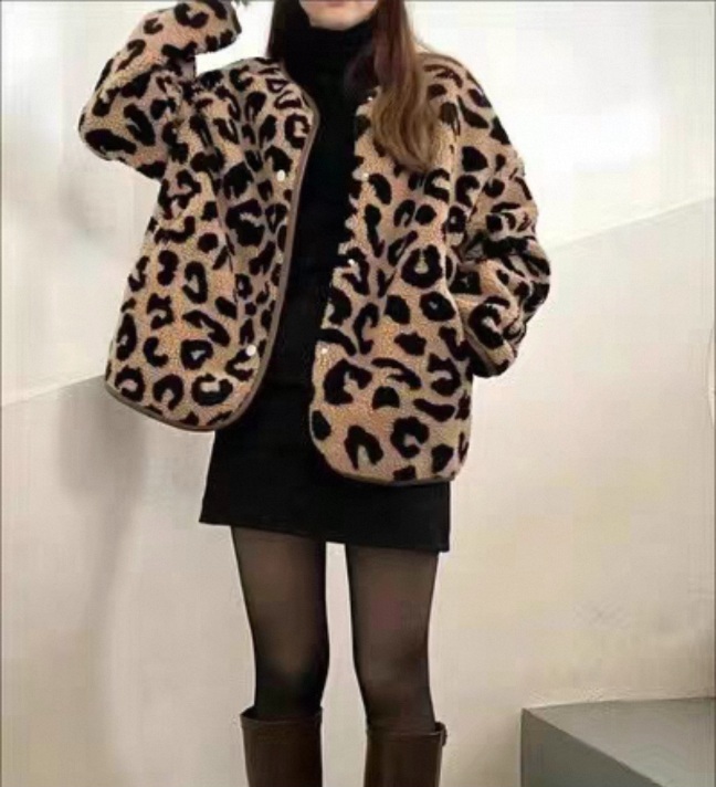 새상품 호피뽀글이 자켓