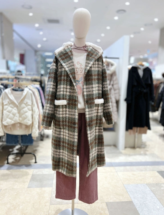 써스데이아일랜드 트리밍 롱코트