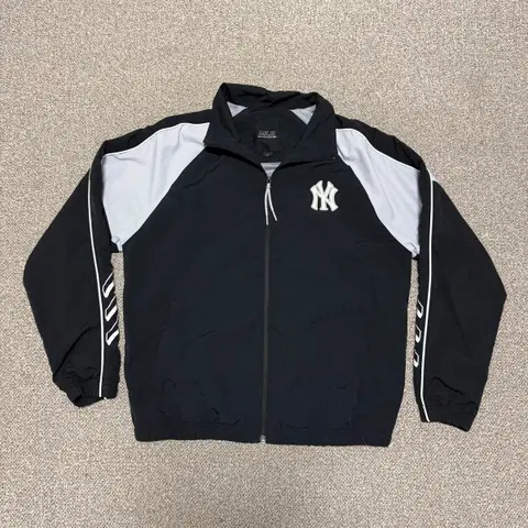 M MLB 뉴욕 양키스 바람막이 자켓