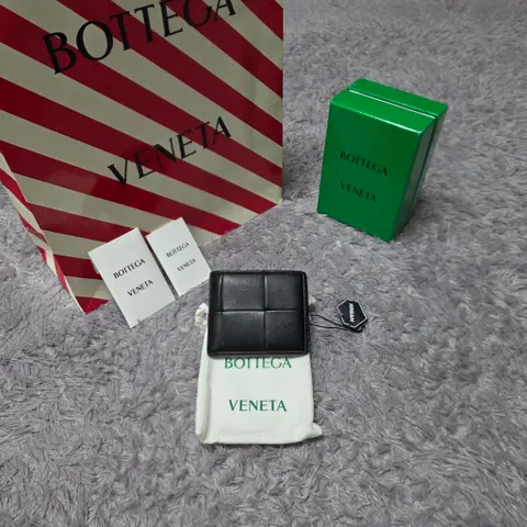 {클로젯}[Os][24ss신형]보테가베네타 맥시 인트레치아토 반지갑