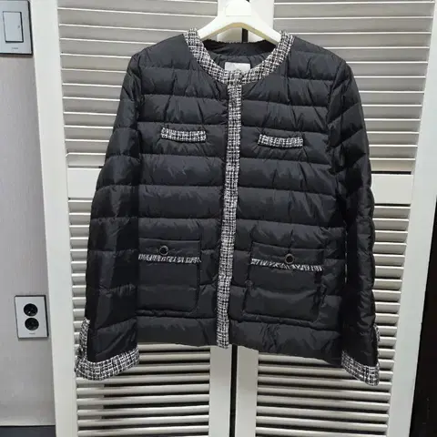 아테스토니 트위드 트리밍 구스다운 패딩 자켓