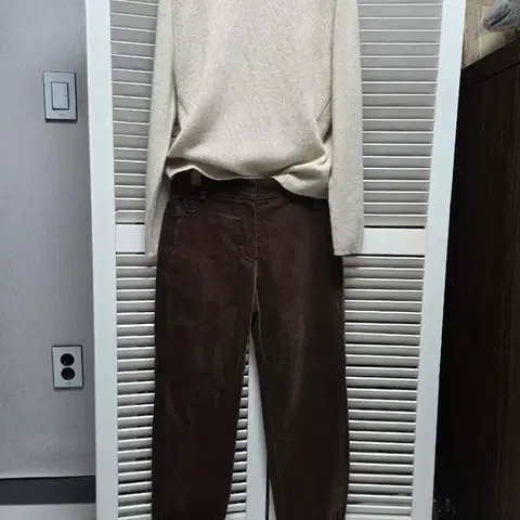 TRAFFIC 캐시미어 100 하이넥 니트