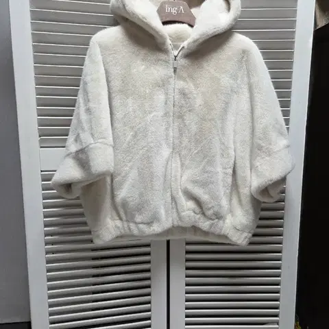 셀럽샵 에디션 인조밍크 후드 점퍼